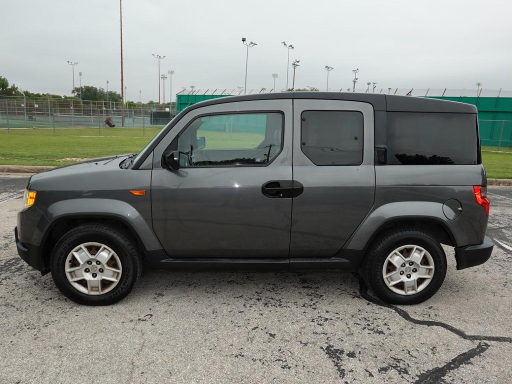 Honda Element Vehicle Full-screen Gallery Image 04