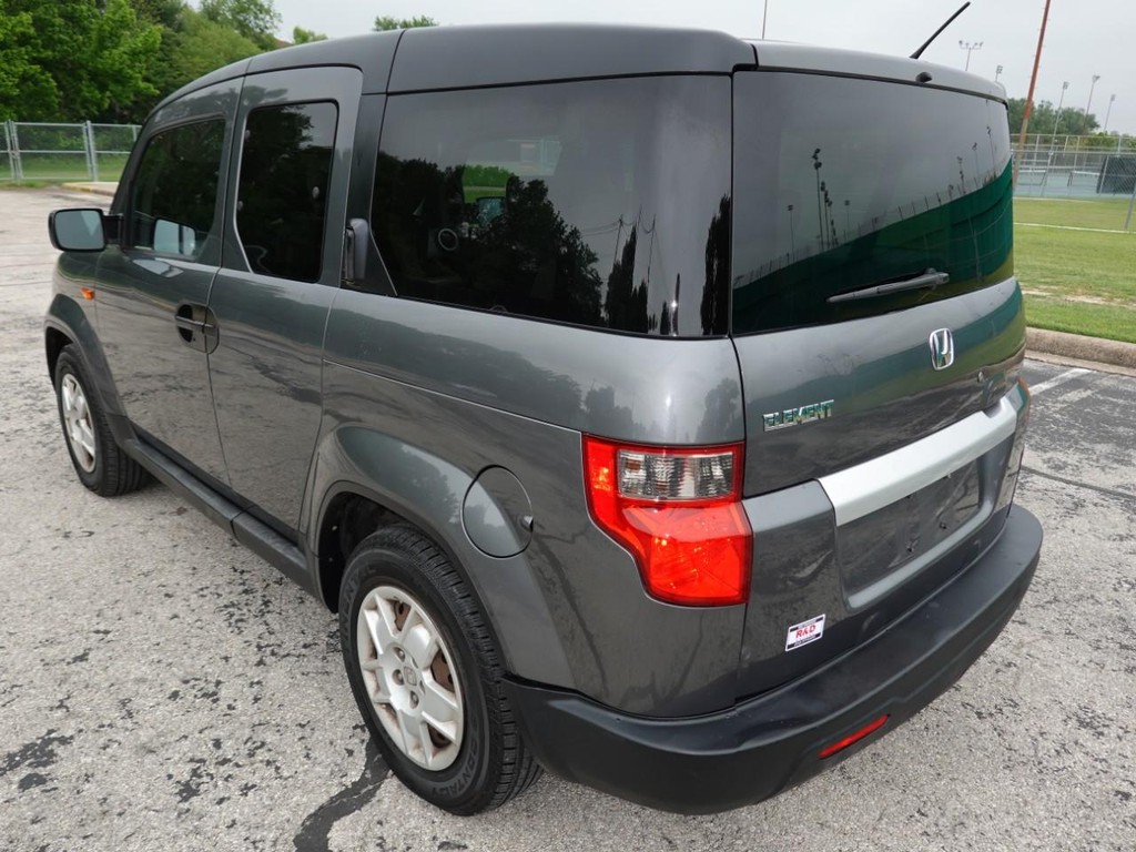 Honda Element Vehicle Full-screen Gallery Image 05