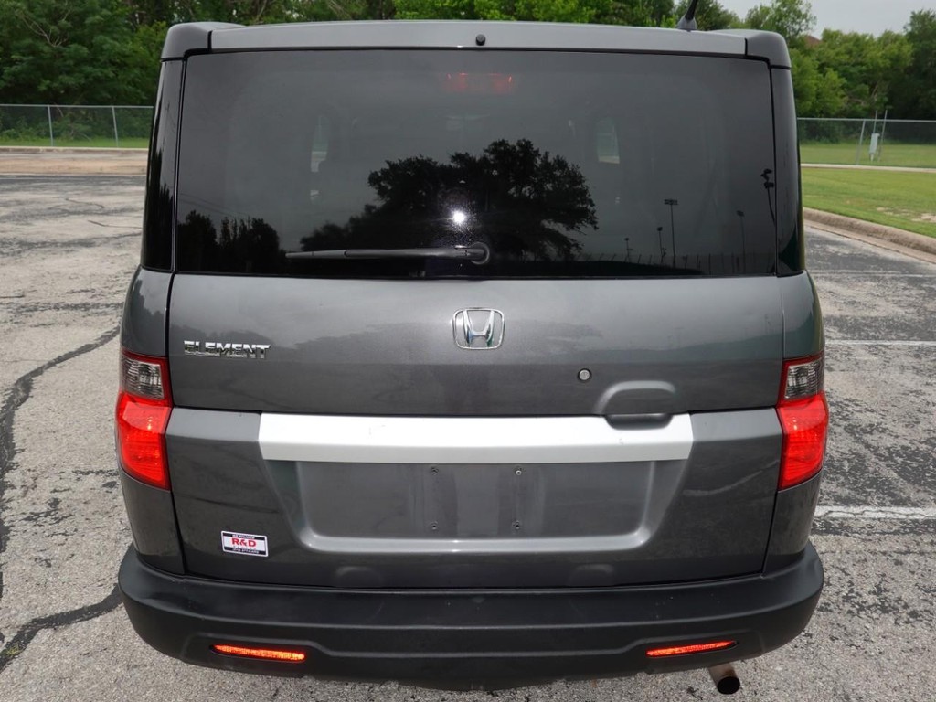 Honda Element Vehicle Full-screen Gallery Image 06