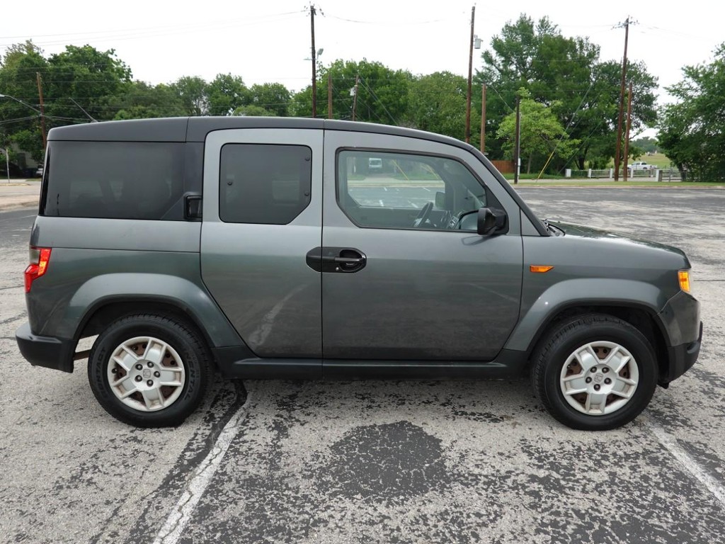 Honda Element Vehicle Full-screen Gallery Image 08