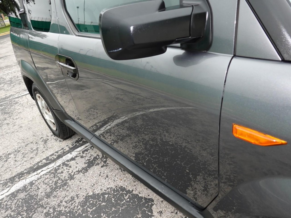 Honda Element Vehicle Full-screen Gallery Image 11