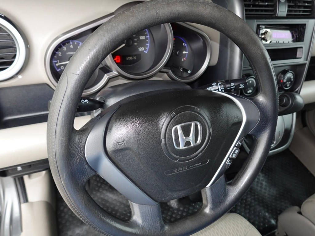 Honda Element Vehicle Full-screen Gallery Image 13