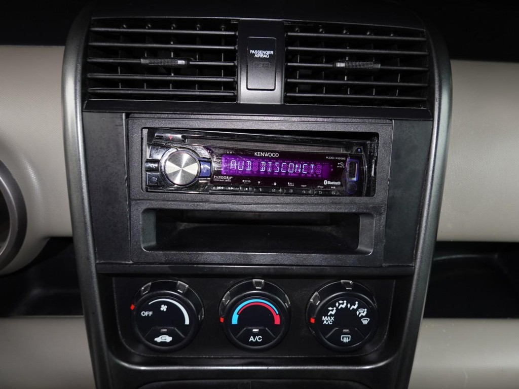 Honda Element Vehicle Full-screen Gallery Image 14