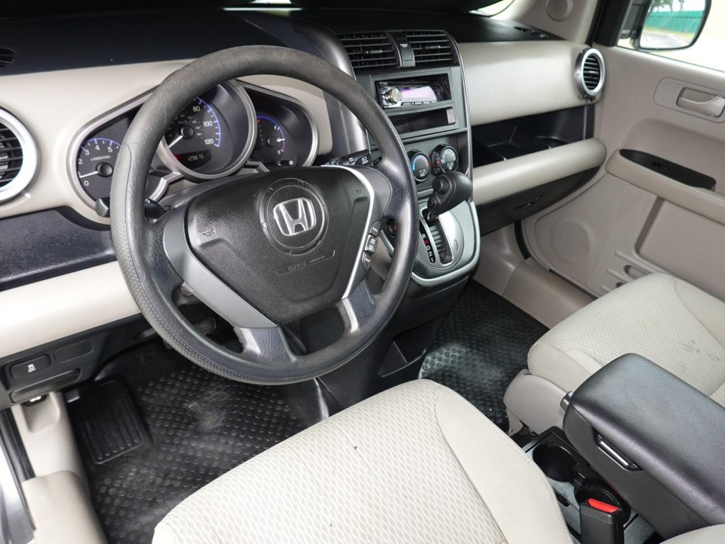 Honda Element Vehicle Full-screen Gallery Image 16