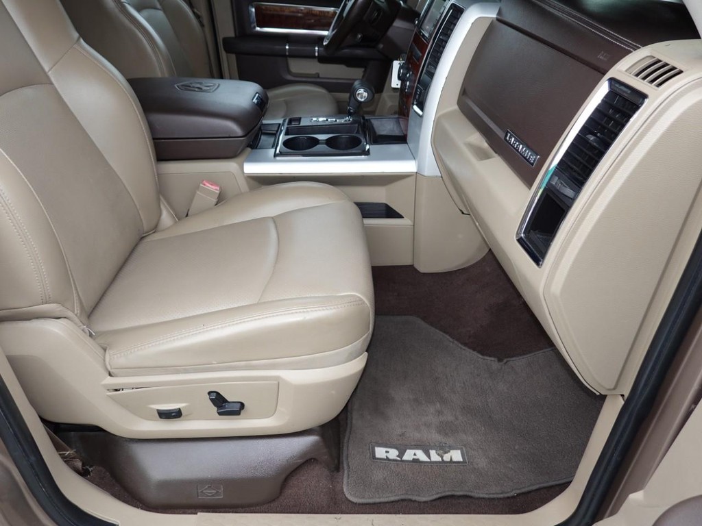 Dodge Ram 1500 Vehicle Full-screen Gallery Image 22