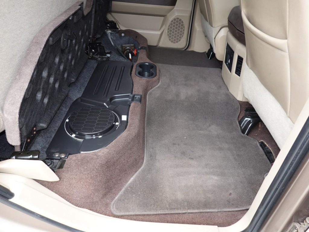 Dodge Ram 1500 Vehicle Full-screen Gallery Image 25