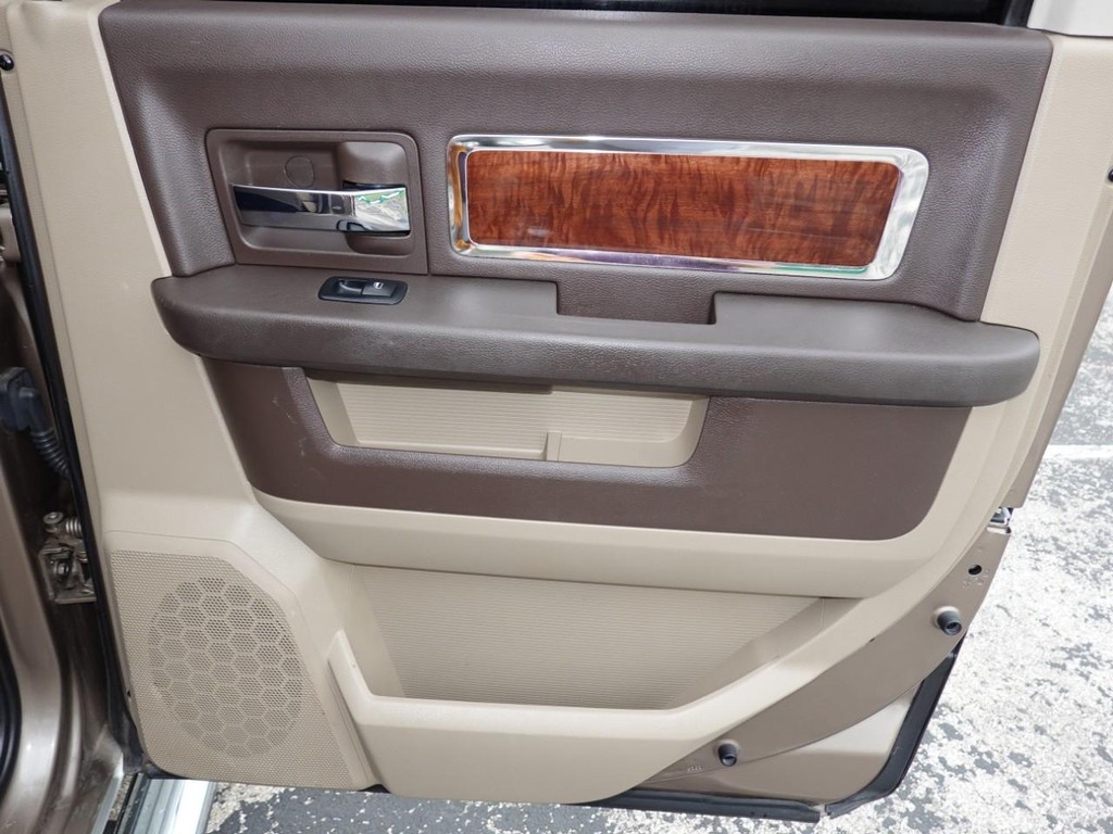 Dodge Ram 1500 Vehicle Full-screen Gallery Image 26
