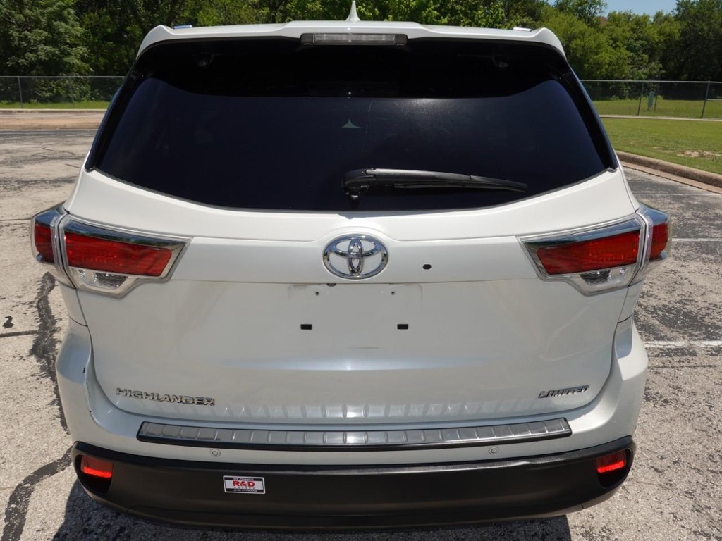 Toyota Highlander Vehicle Full-screen Gallery Image 06