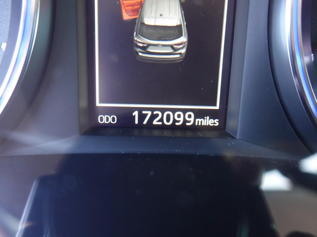 Toyota Highlander Vehicle Full-screen Gallery Image 11