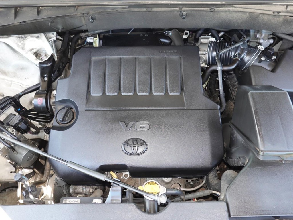 Toyota Highlander Vehicle Full-screen Gallery Image 29