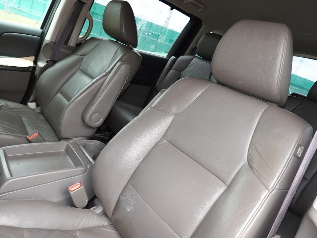 Honda Odyssey Vehicle Full-screen Gallery Image 12