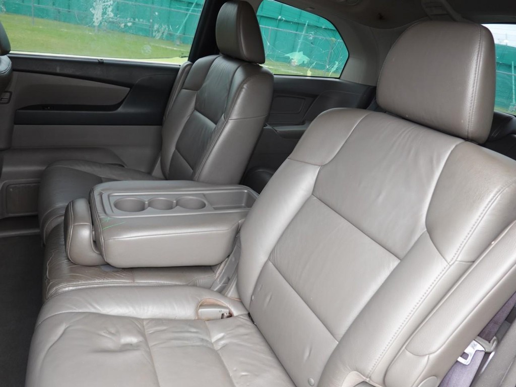 Honda Odyssey Vehicle Full-screen Gallery Image 16