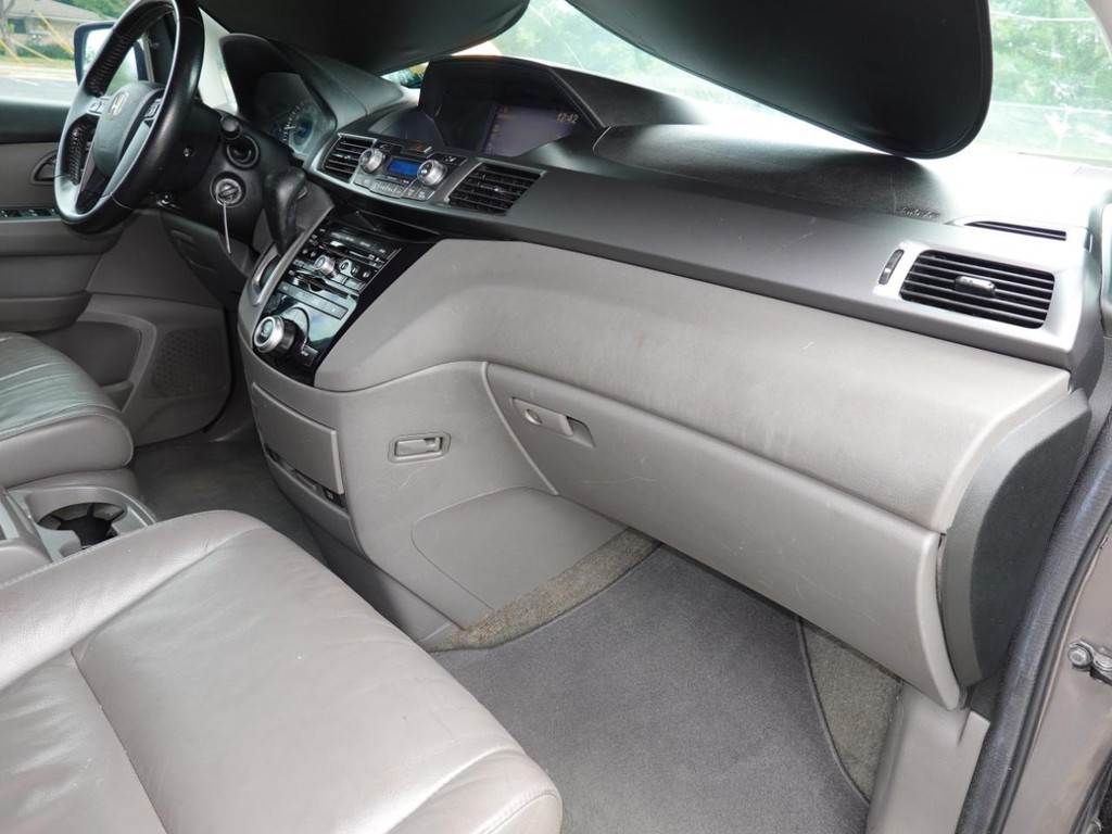 Honda Odyssey Vehicle Full-screen Gallery Image 18