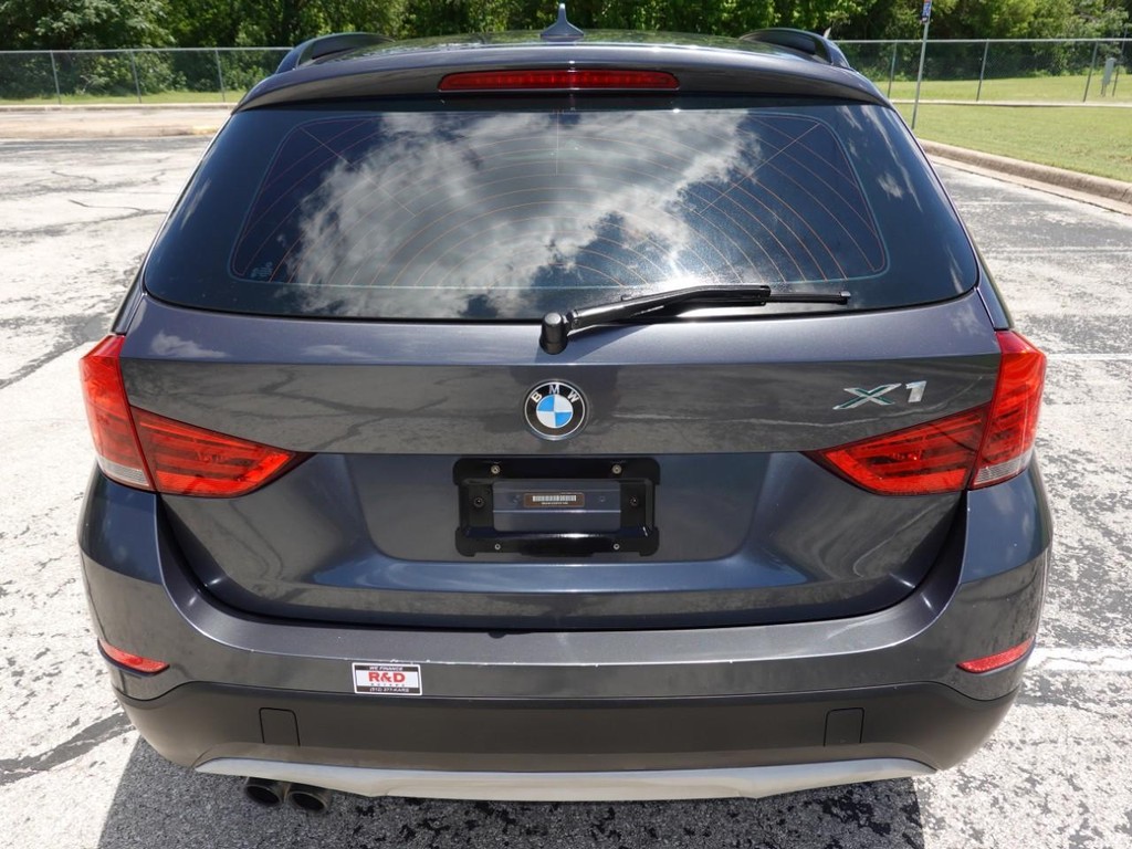 BMW X1 Vehicle Full-screen Gallery Image 06