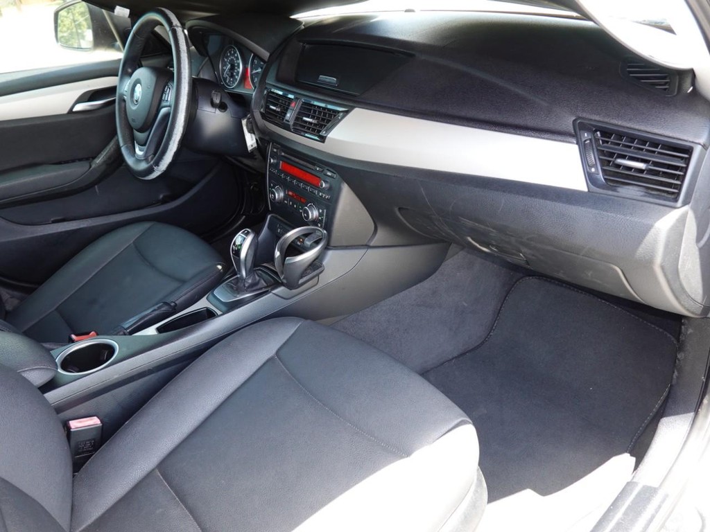 BMW X1 Vehicle Full-screen Gallery Image 20