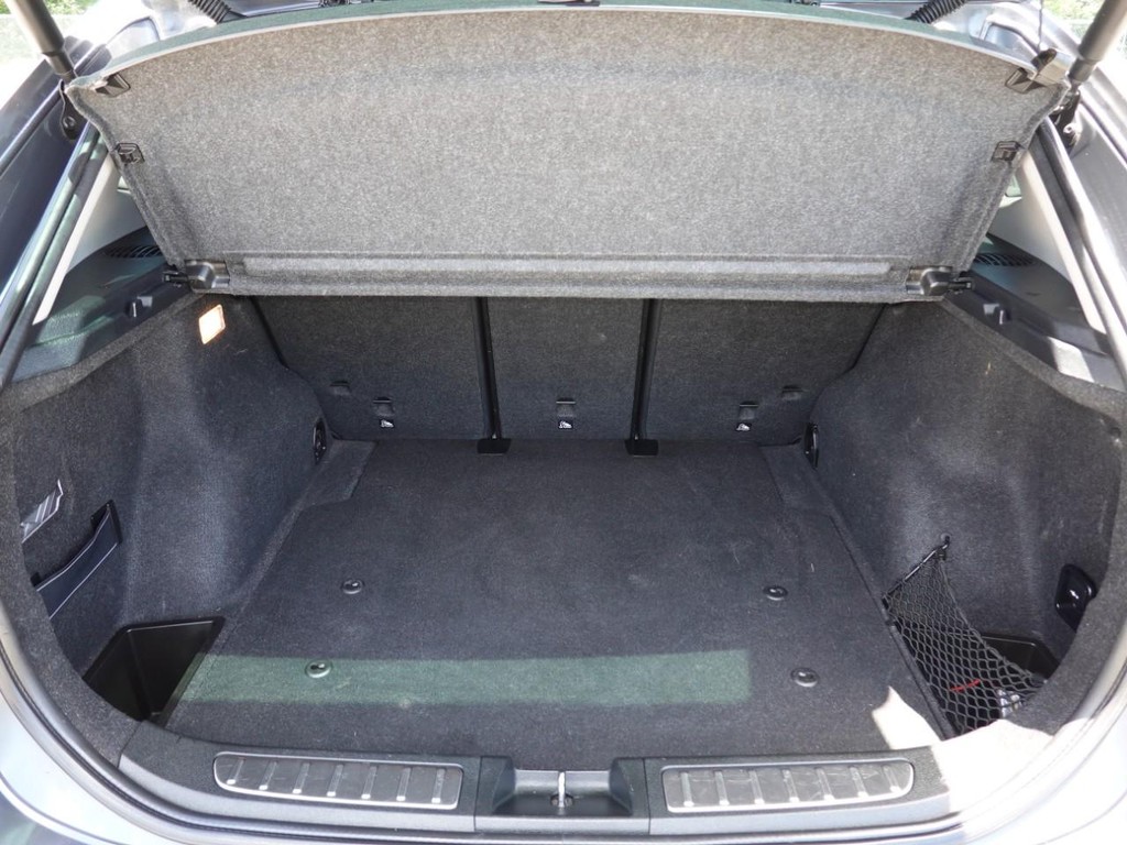 BMW X1 Vehicle Full-screen Gallery Image 25