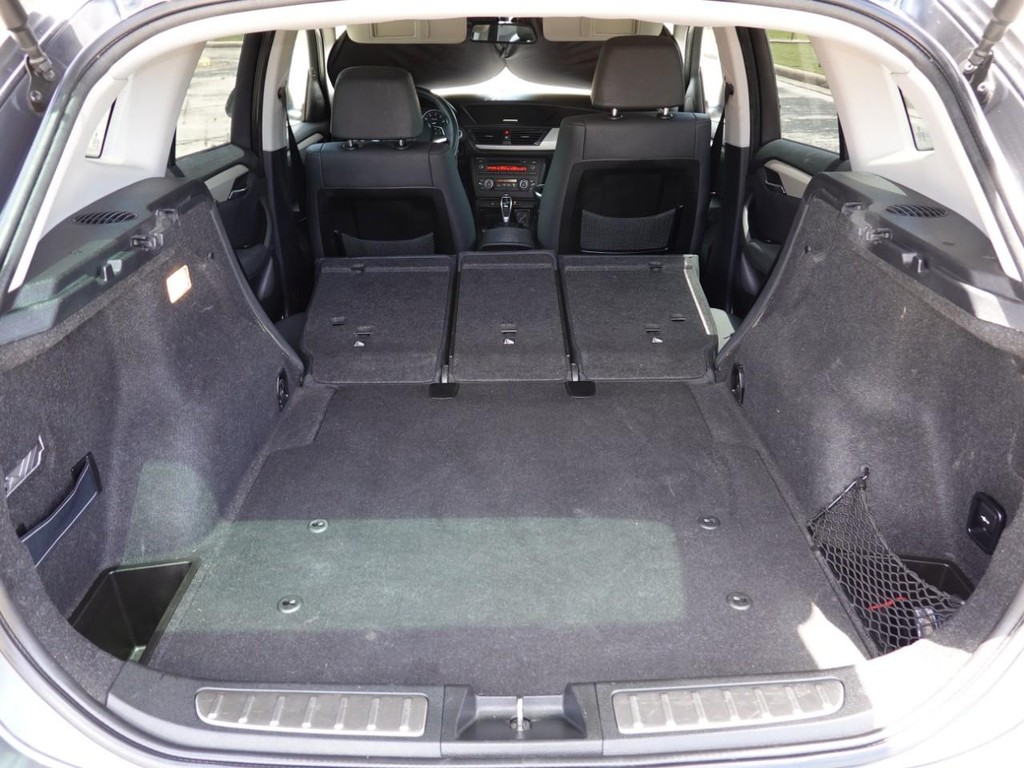 BMW X1 Vehicle Full-screen Gallery Image 26