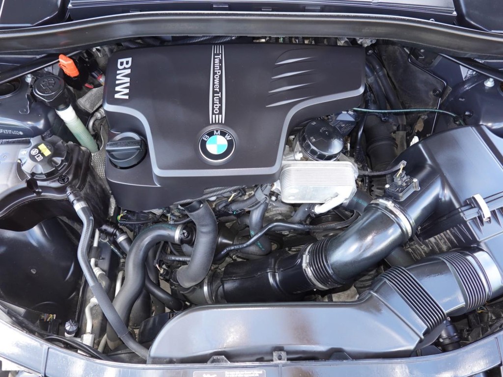 BMW X1 Vehicle Full-screen Gallery Image 27