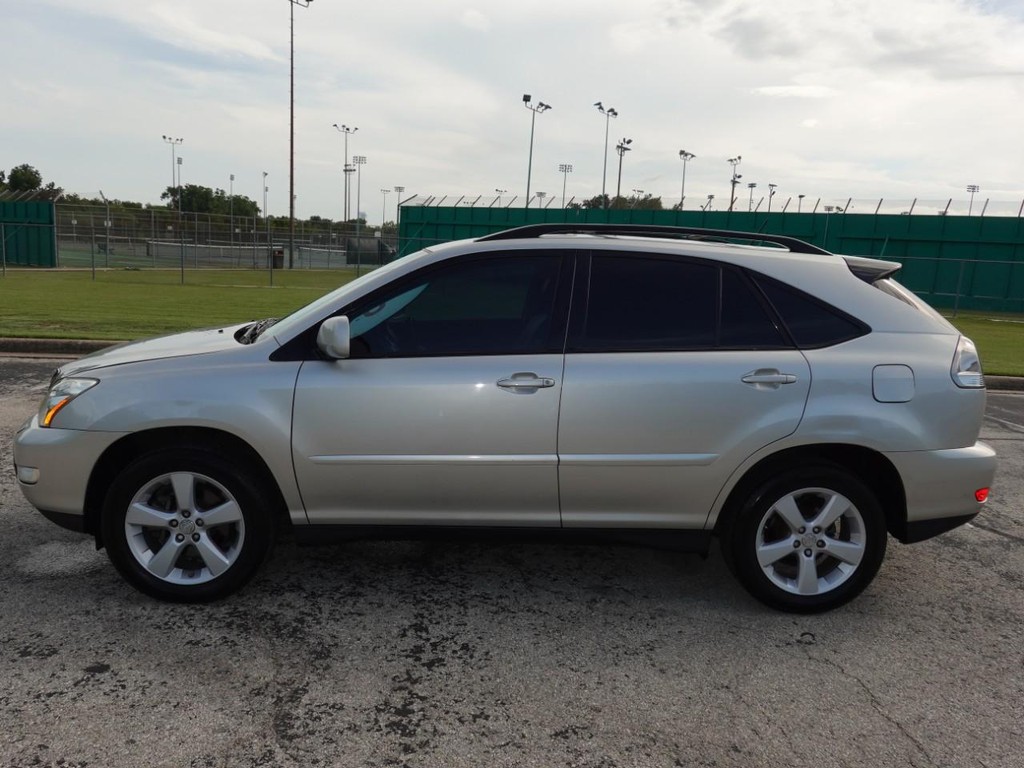 Lexus RX 350 Vehicle Full-screen Gallery Image 04