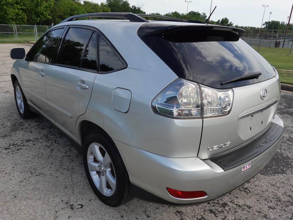 Lexus RX 350 Vehicle Full-screen Gallery Image 05