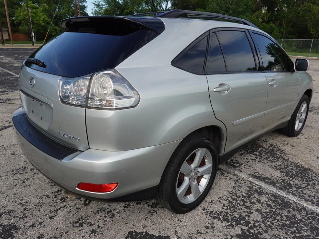Lexus RX 350 Vehicle Full-screen Gallery Image 07