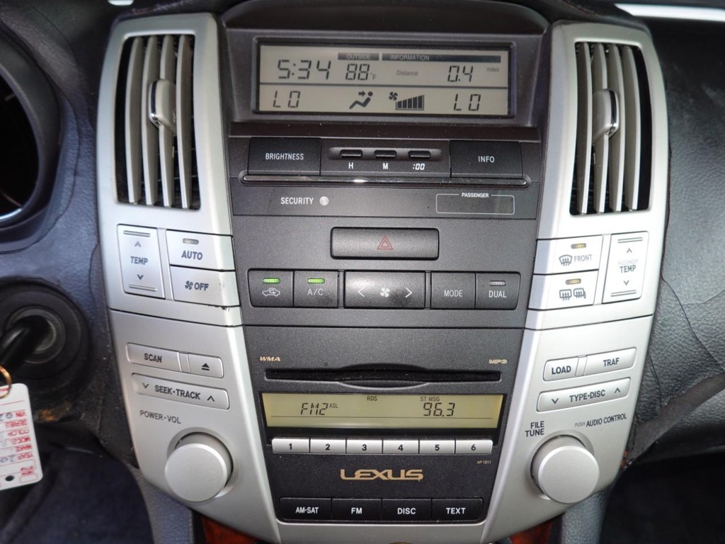 Lexus RX 350 Vehicle Full-screen Gallery Image 14