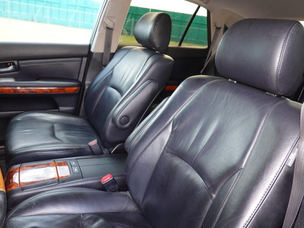 Lexus RX 350 Vehicle Full-screen Gallery Image 15