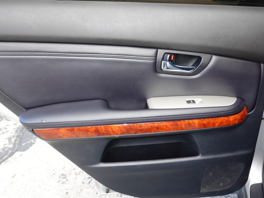 Lexus RX 350 Vehicle Full-screen Gallery Image 20