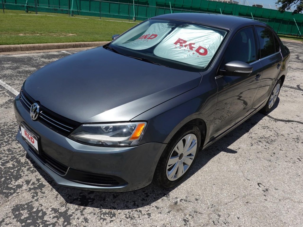 Volkswagen Jetta Sedan Vehicle Full-screen Gallery Image 03