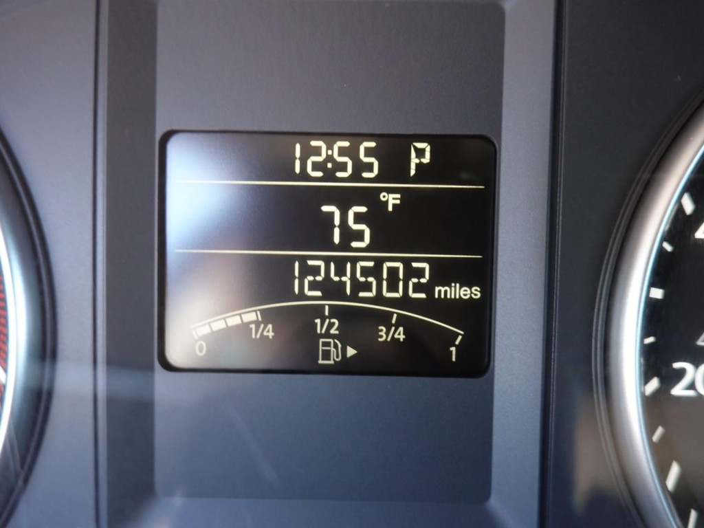 Volkswagen Jetta Sedan Vehicle Full-screen Gallery Image 12
