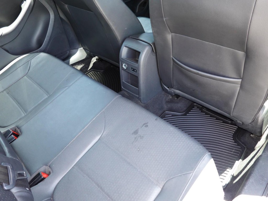 Volkswagen Jetta Sedan Vehicle Full-screen Gallery Image 23