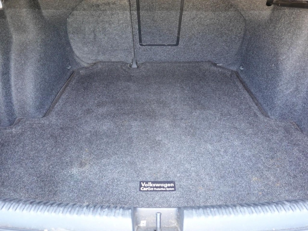 Volkswagen Jetta Sedan Vehicle Full-screen Gallery Image 25