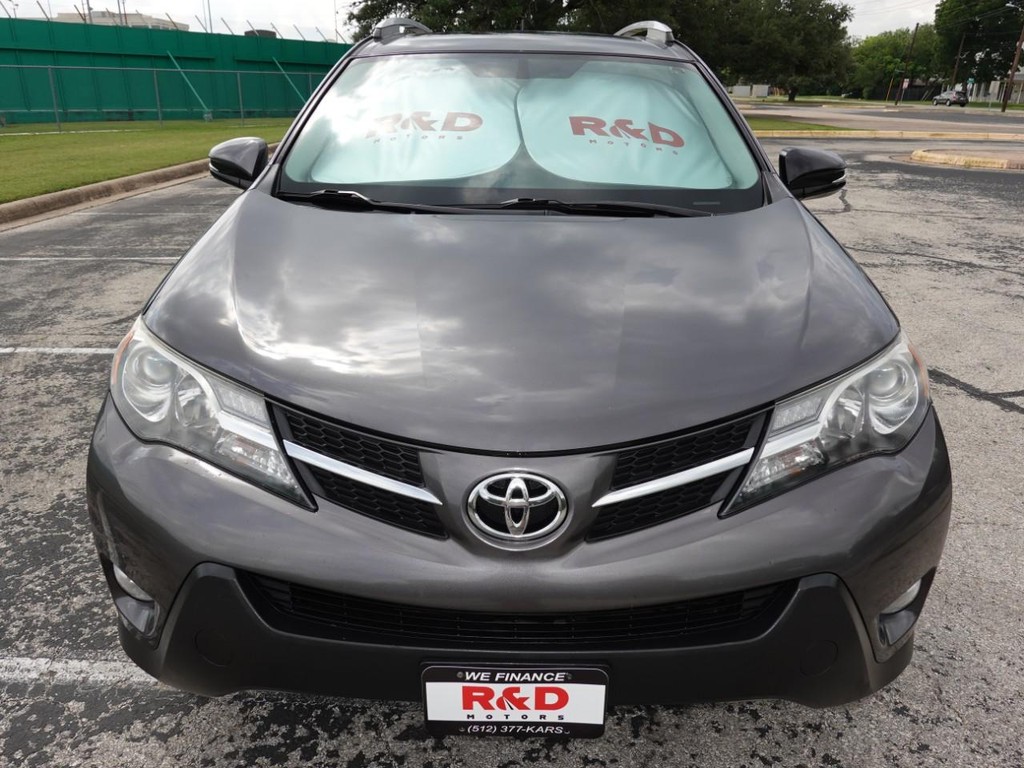 Toyota RAV4 Vehicle Full-screen Gallery Image 02