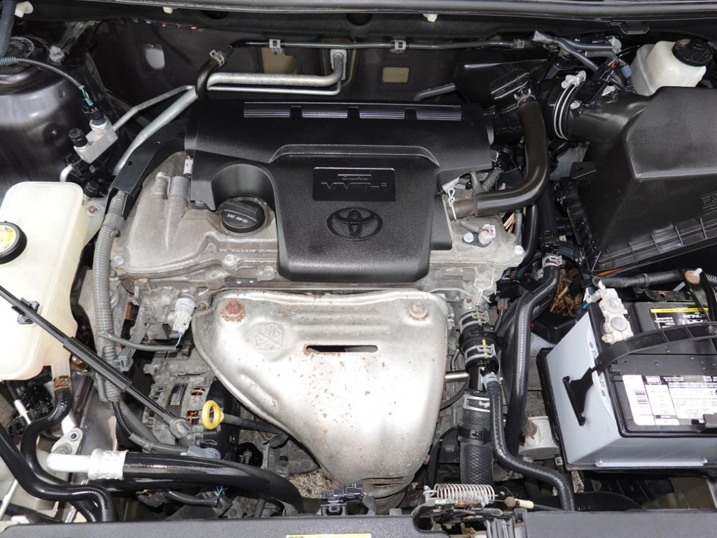 Toyota RAV4 Vehicle Full-screen Gallery Image 29