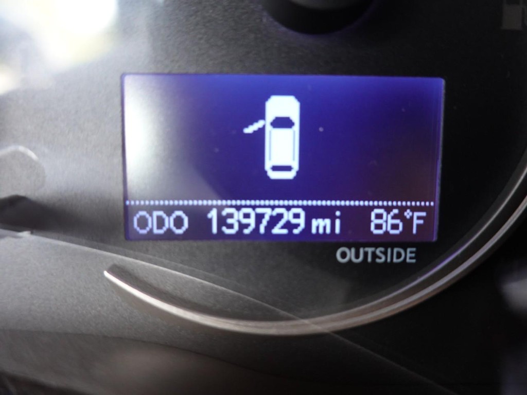 Lexus CT 200h Vehicle Full-screen Gallery Image 12