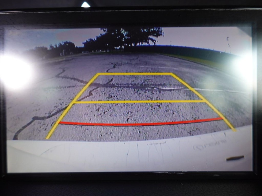 Lexus CT 200h Vehicle Full-screen Gallery Image 15