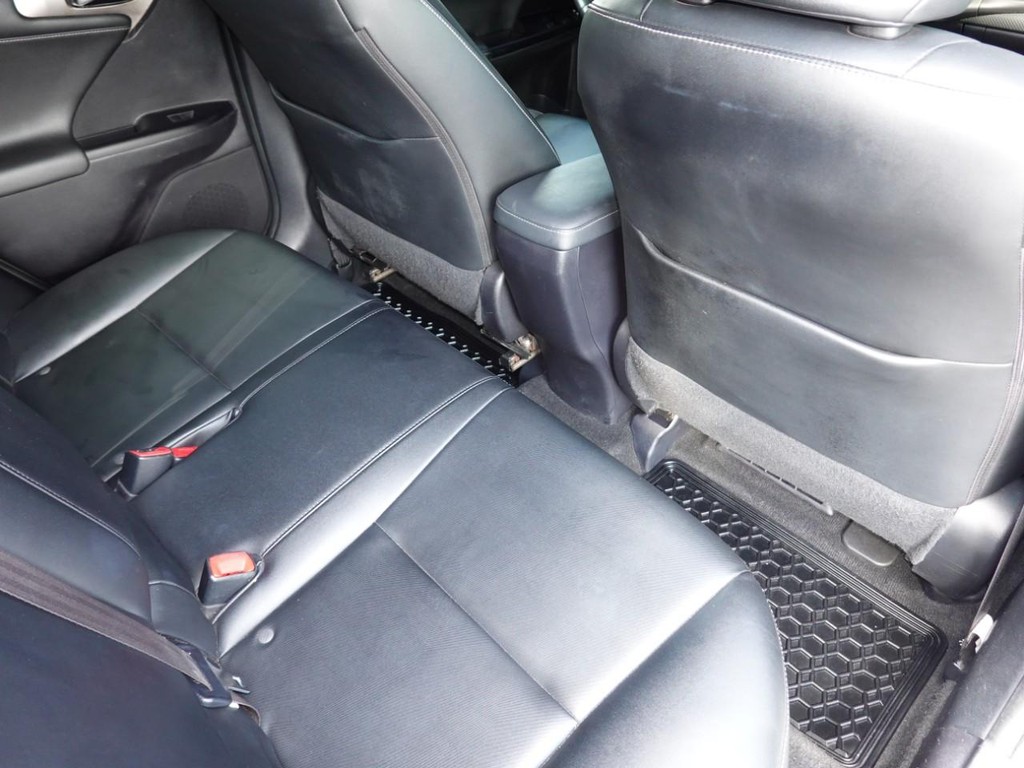 Lexus CT 200h Vehicle Full-screen Gallery Image 25