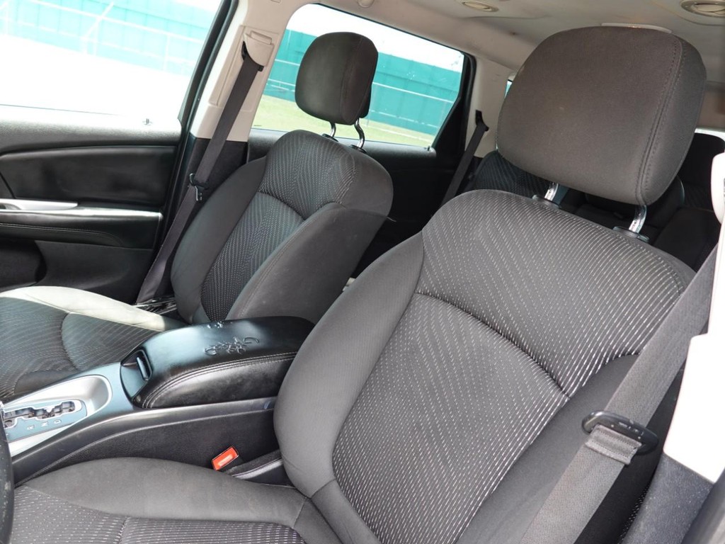 Dodge Journey Vehicle Full-screen Gallery Image 15