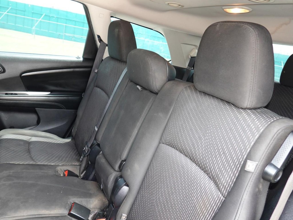 Dodge Journey Vehicle Full-screen Gallery Image 18
