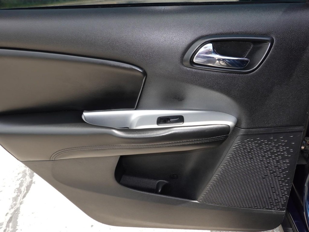 Dodge Journey Vehicle Full-screen Gallery Image 19