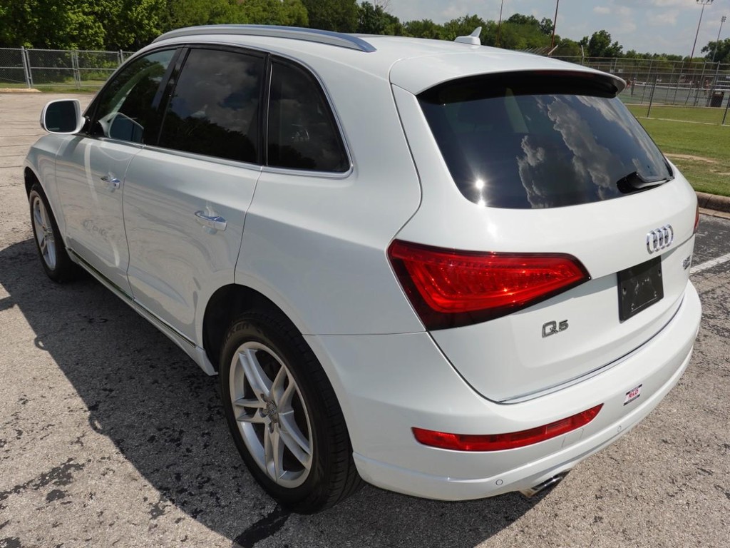 Audi Q5 Vehicle Full-screen Gallery Image 05