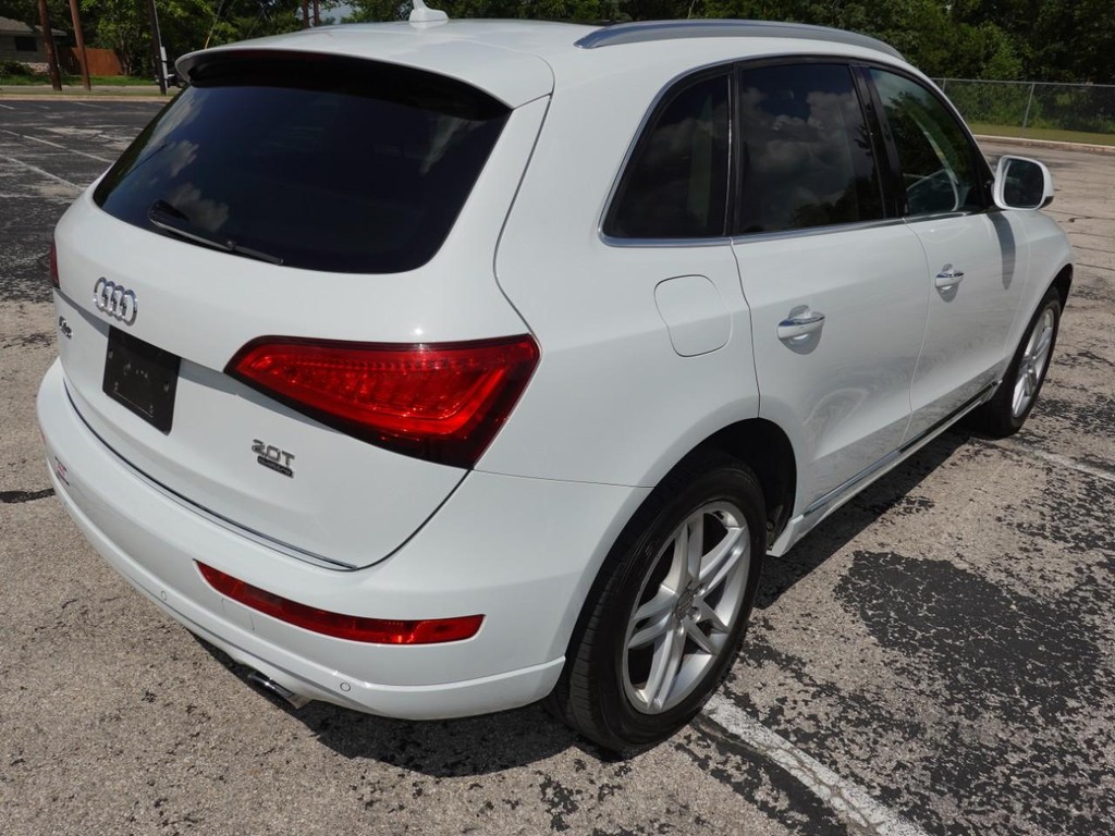 Audi Q5 Vehicle Full-screen Gallery Image 07