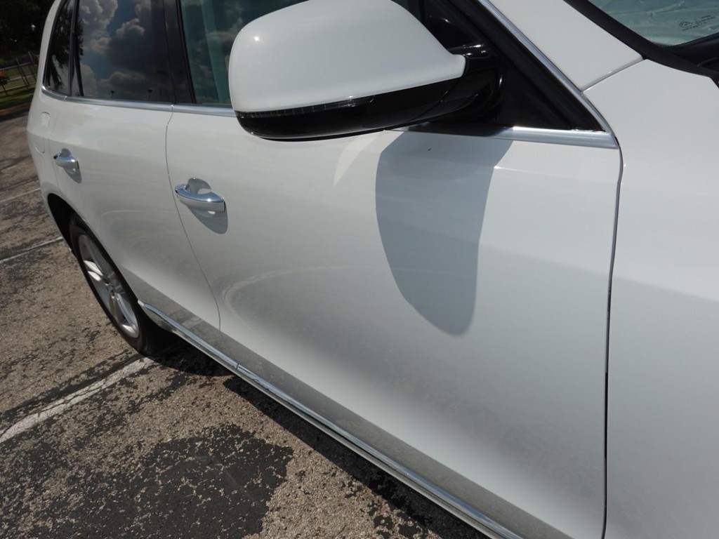 Audi Q5 Vehicle Full-screen Gallery Image 11