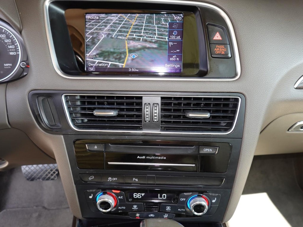 Audi Q5 Vehicle Full-screen Gallery Image 14