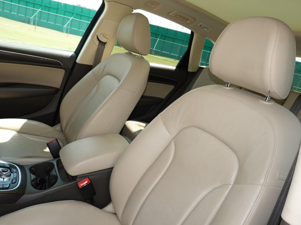 Audi Q5 Vehicle Full-screen Gallery Image 16