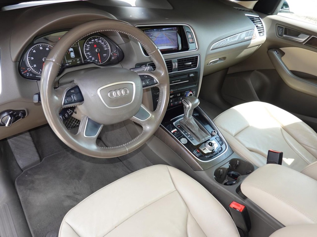 Audi Q5 Vehicle Full-screen Gallery Image 18