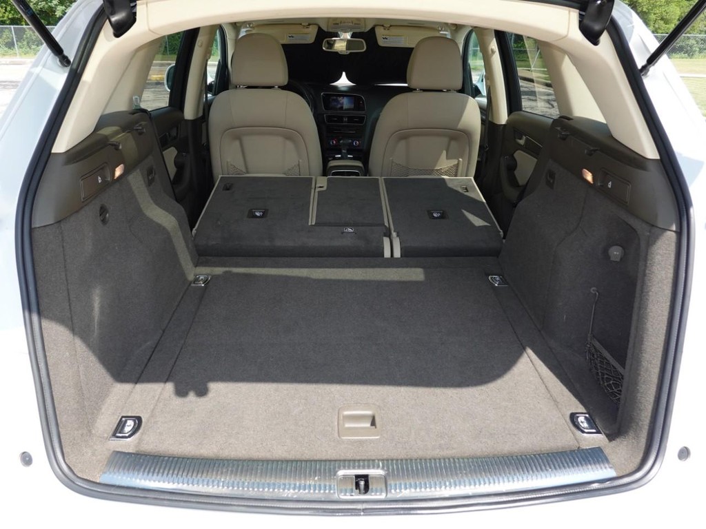 Audi Q5 Vehicle Full-screen Gallery Image 28