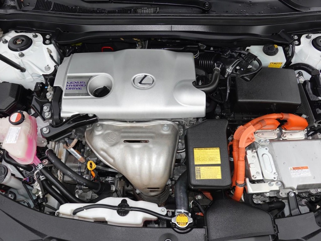 Lexus ES 300h Vehicle Full-screen Gallery Image 28