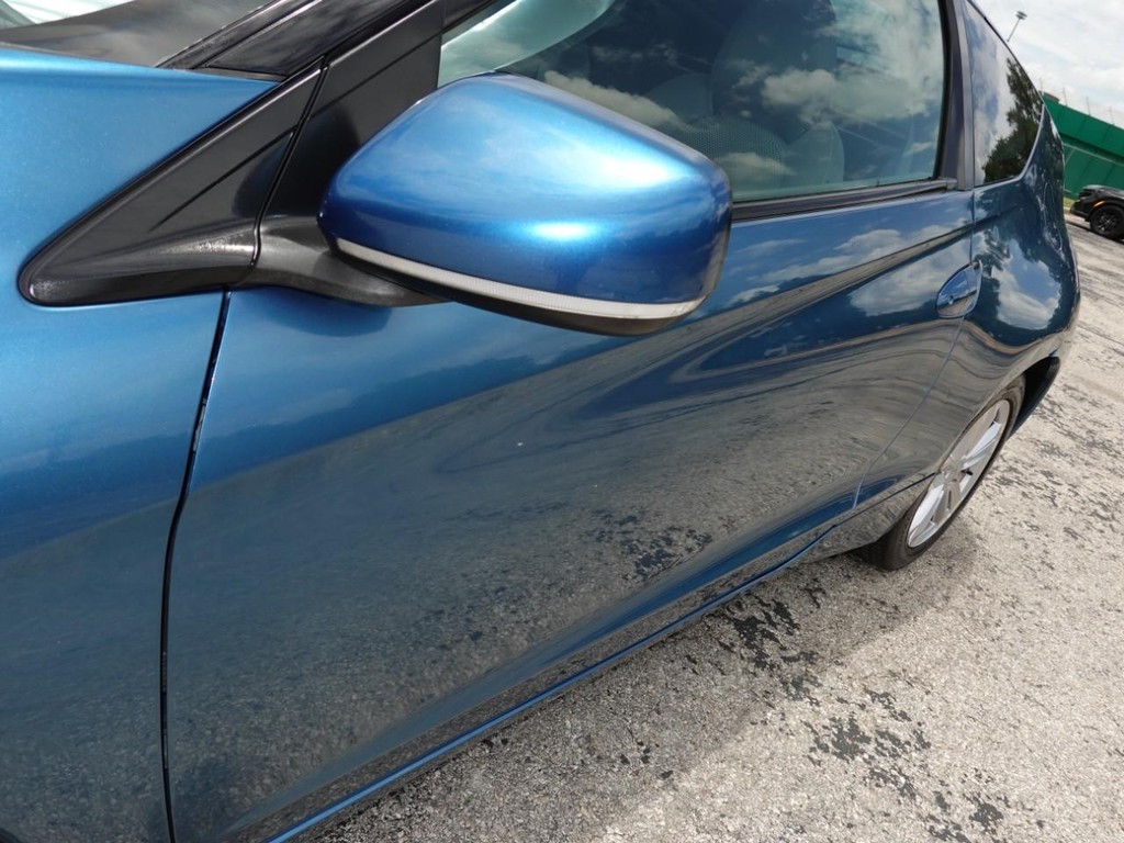 Honda CR-Z Vehicle Full-screen Gallery Image 10