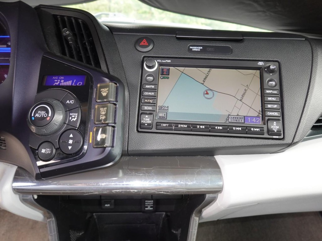Honda CR-Z Vehicle Full-screen Gallery Image 14